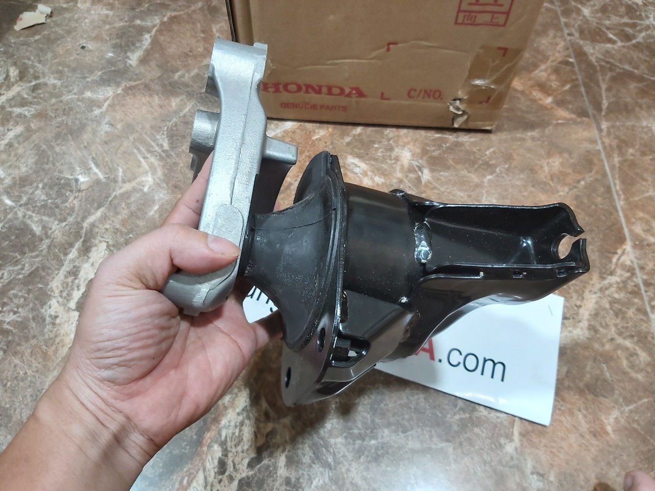 Chân máy bên phụ xe Honda CIVIC 2006-2011